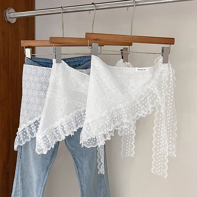 1 piece of white lace triangul - огляд і ціна Embroidery Class