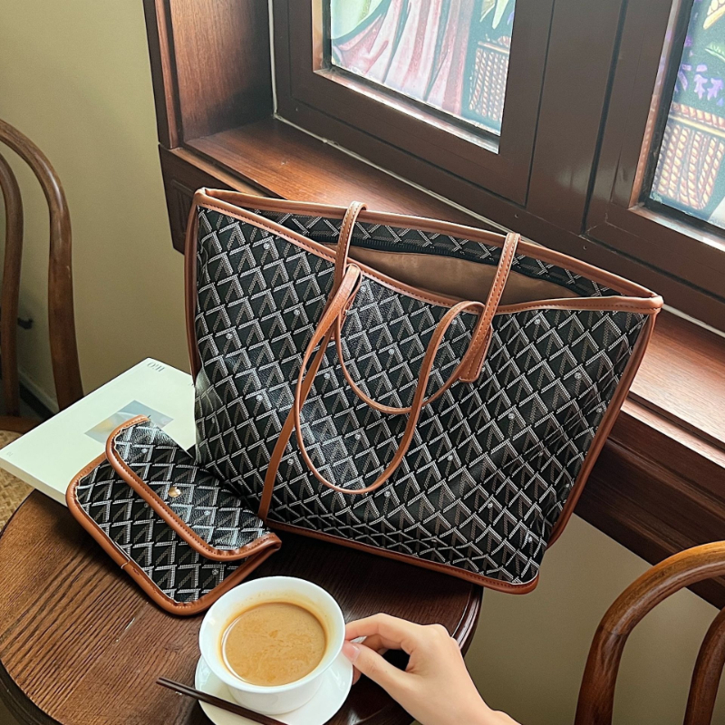Fashionable Versatile Tote Bag - огляд і ціна Embroidery Class